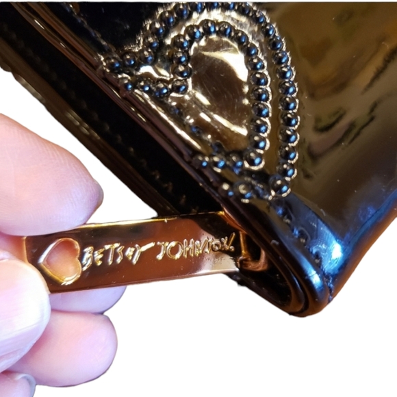 Betsey Johnson Heart Black Crossbody - Picture 11 of 12